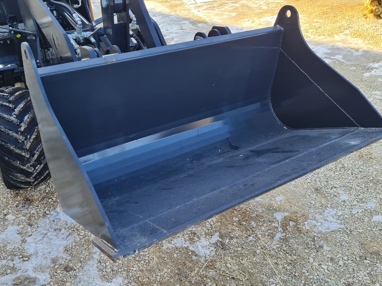 Carrello elevatore elettrico per cortile