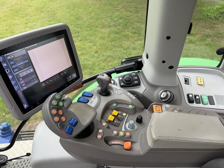 Trattore DEUTZ 7250 AGROTON TTV 258 CV con caricatore frontale, dotazioni eccellenti