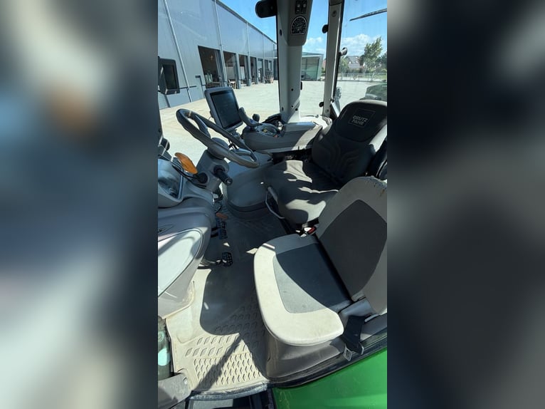Trattore DEUTZ 7250 AGROTON TTV 258 CV con caricatore frontale, dotazioni eccellenti