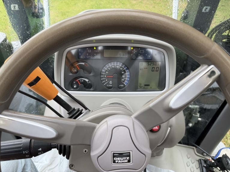 Trattore DEUTZ 7250 AGROTON TTV 258 CV con caricatore frontale, dotazioni eccellenti