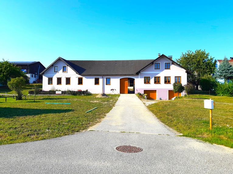 Posto di sosta nel mio cortile privato a forma di quadrilatero, nel Waldviertel