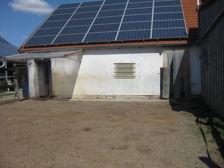 Offenstall f. Teil-/Selbstversorger f. 2 - 4 Pferde