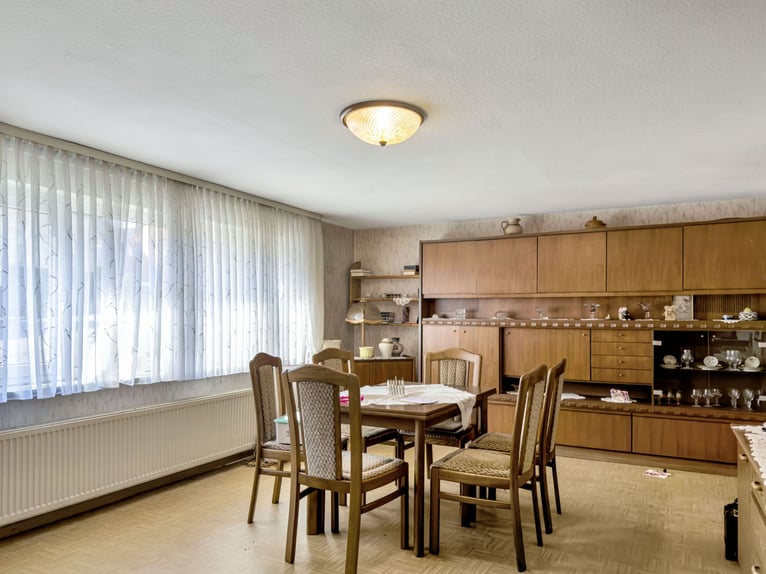 Affascinante casa residenziale con possibilità di allevamento equino e ampio terreno a Bad Arolsen-H