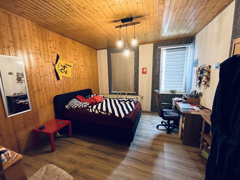 Attraktiver Resthof mit großer Scheune, Stallgebäude und Wiese im schönen Wendland