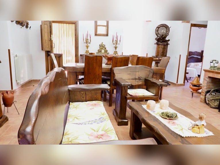 Casa di campagna completamente attrezzata con piscina