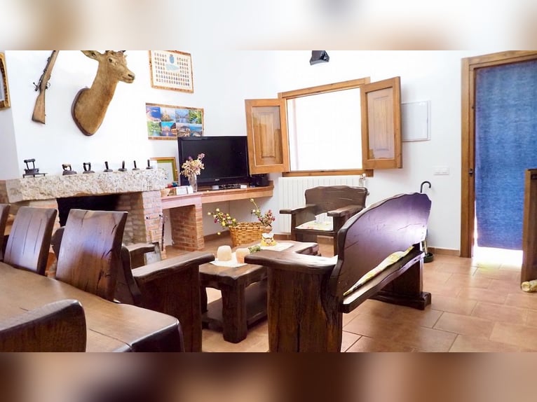 Casa di campagna completamente attrezzata con piscina