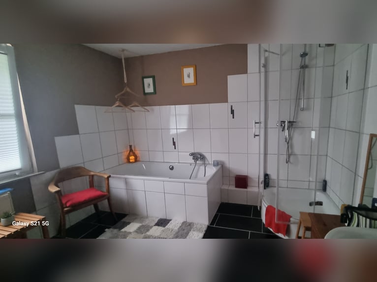 Casa unifamiliare moderna con stalla, paddock e box, 17.400 m² a Siegen