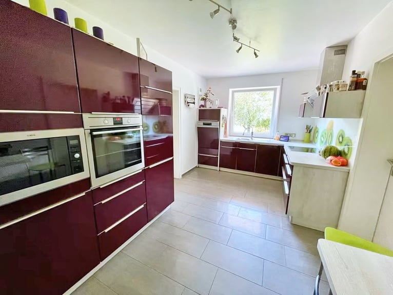 Das Anwesen befindet sich in Osthessen, im Landkreis Fulda, in der Gemeinde Hosenfeld