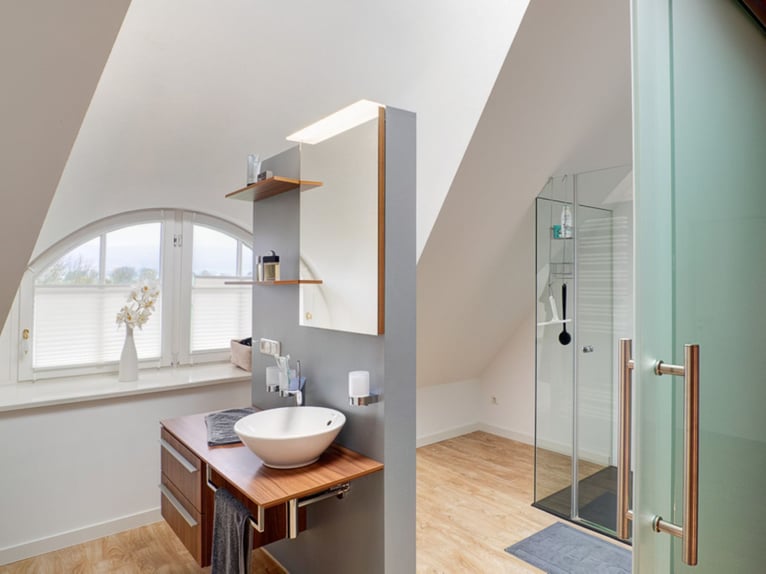 Exklusives Anwesen mit ca. 460m² WFL, Stallungen Reitplatz, Nebengebäuden, ca. 25.000m² Land