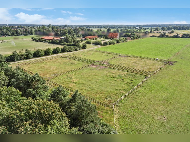 Exklusives Reitsportanwesen mit luxuriösem Fachwerk-Herrenhaus