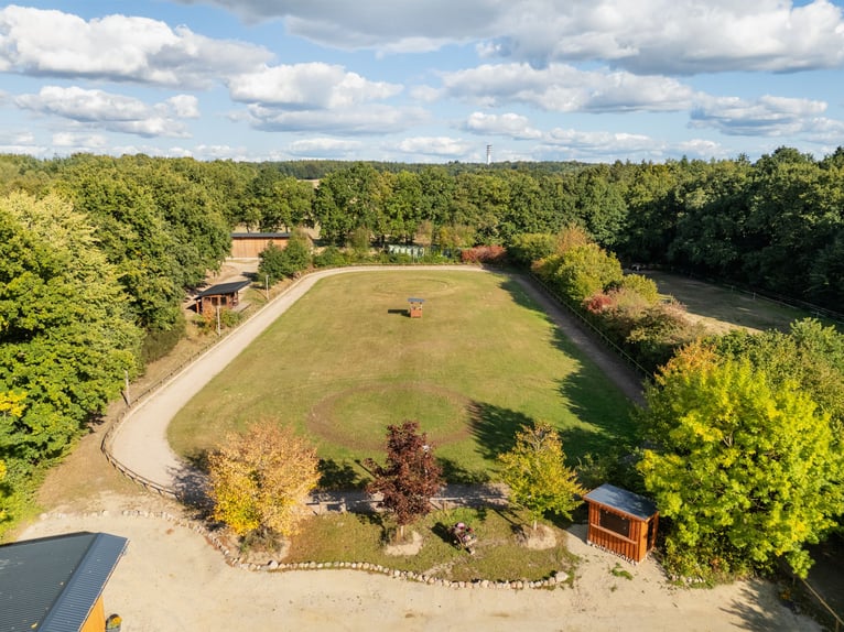 Exklusives Reitsportanwesen nahe Hamburg - 43 Hektar & neue Reithalle!