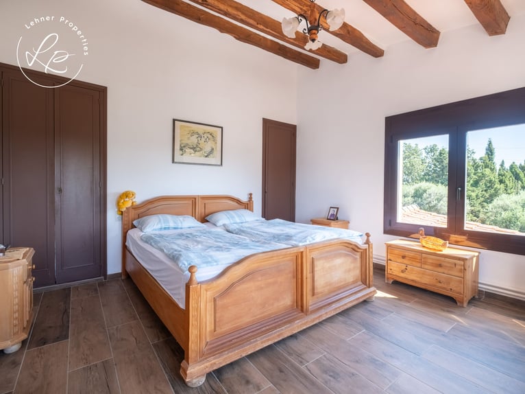 Fattoria equestre con casa residenziale in Spagna, sulla Costa Brava, a soli 10 minuti dalle spiagge