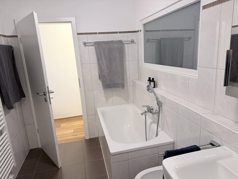 Gepflegte Reitanlage direkt an der Grenze zur Schweiz!