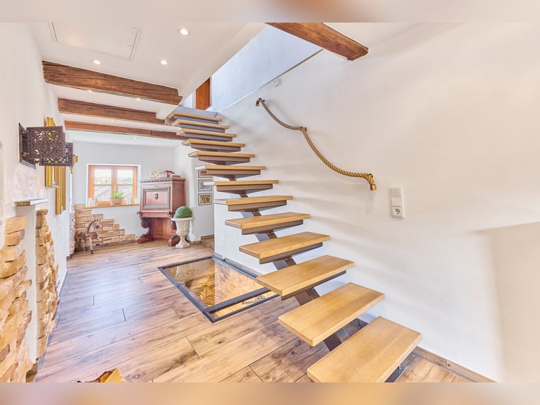 Pferdeimmobilie in Bayern kaufen im Landkreis Deggendorf - Schickes Landhaus mit Außenpool inklusive