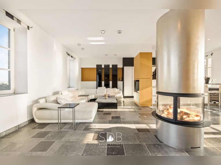 Prachtige villa in hoevestijl met bijgebouwen en graslanden op 89.070m² - 2811 Leest