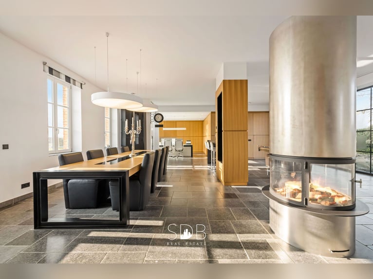 Splendida villa in stile Hoevestijl con dependance e prati su un terreno di 89.070 m² - 2811 Leest