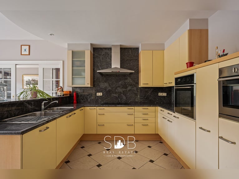 Splendido casale con strutture per cavalli su 15.804 m² a Haasdonk