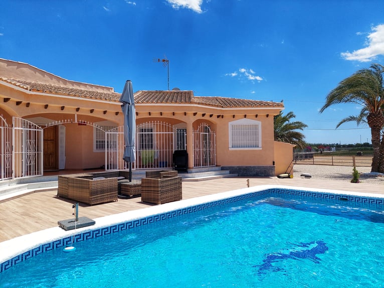 Villa mit Reitgelände und Pferdelizenz (REGA) auf über 10000m² Costa Blanca/Alicante/03158 Catral