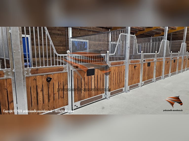Pferdeboxen für den Pferdestall – Boxenfronten, Trennwände, Stallwände, Vorderfronten & Innenboxen