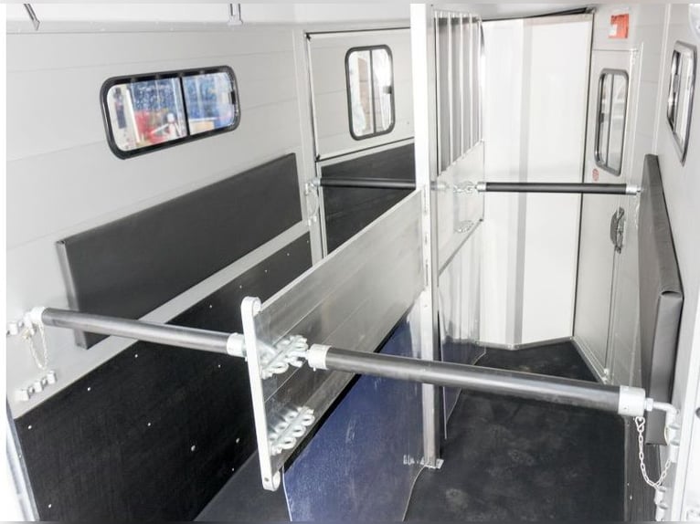 2-paards paardentrailer Touring Country met vooruitgangsuitgang