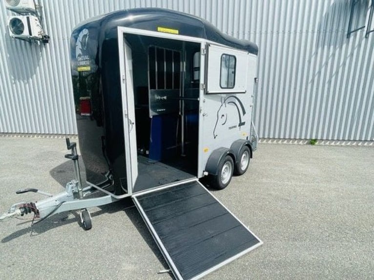 Liberty Country Touring Paard