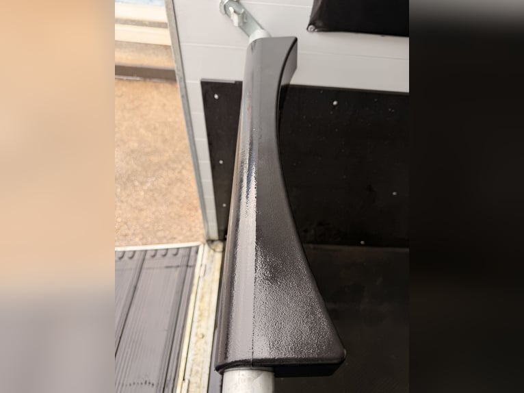Paardenaanhanger Humbaur Xanthos Aero 2400 met zadelkamer