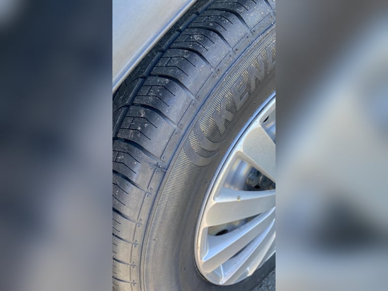 Sirius S75 paardentrailer met veel extra's, nieuwe TÜV en nieuwe banden