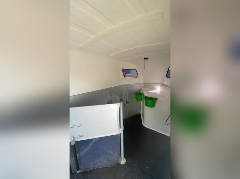 Sirius S75 paardentrailer met veel extra's, nieuwe TÜV en nieuwe banden