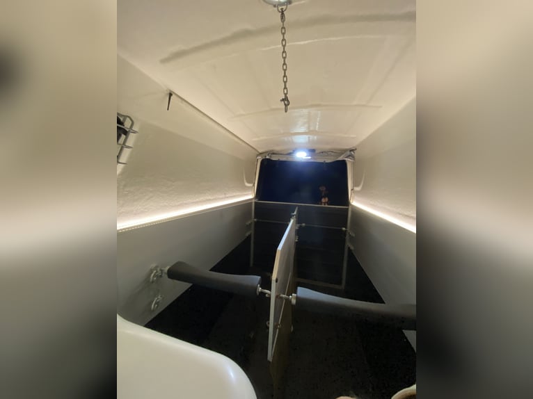 Sirius S75 paardentrailer met veel extra's, nieuwe TÜV en nieuwe banden