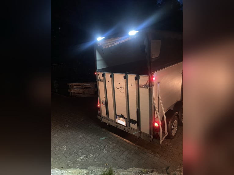 Sirius S75 paardentrailer met veel extra's, nieuwe TÜV en nieuwe banden