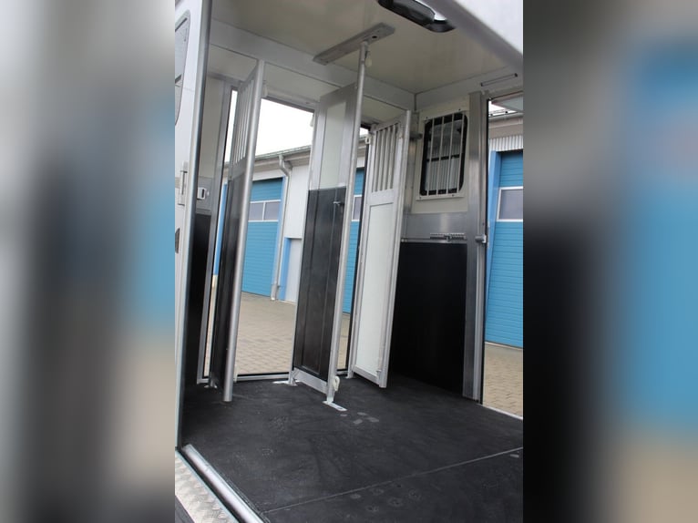 Paardenaanhanger met 2 hellingen, nieuw model, hengst- en paardentransporter, vrachtwagen, speciaal 