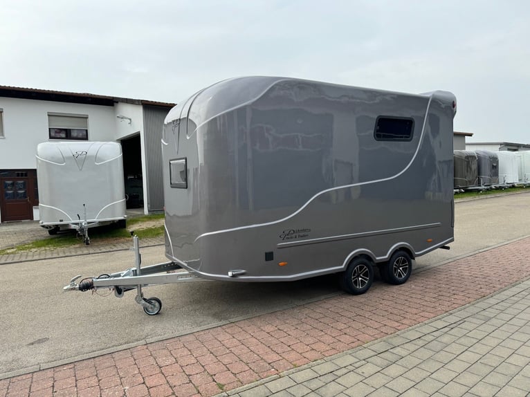 Paardentransporter 2-3 paardenaanhanger met grote woonruimte 3,5 ton