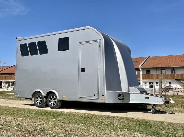 RJH 675 Drie-paardenaanhanger met woonruimte, dubbelbed, douche UNIEK 3,5 ton vrachtwagen