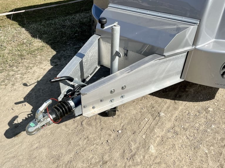 RJH 675 Drie-paardenaanhanger met woonruimte, dubbelbed, douche UNIEK 3,5 ton vrachtwagen
