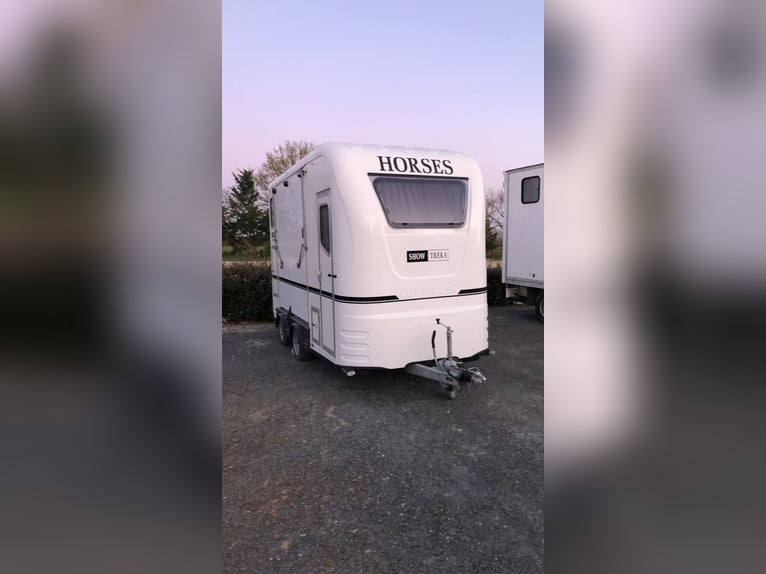 Van Equi-Treck