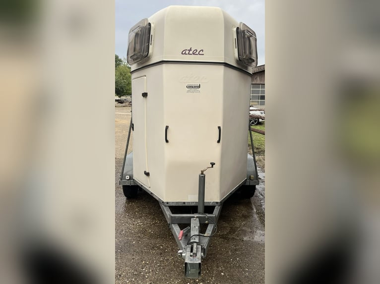 Paardentrailer Atec Olympialine, doe-het-zelf voertuig, keuring tot 08-2028, gedeeltelijk polycarbon
