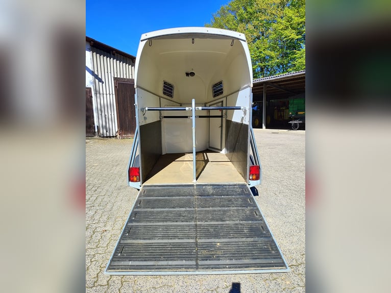 Paardentrailer Böckmann Duo Esprit CG / Bouwjaar 05/2017 / 2000 kg / APK geldig tot 10/2027