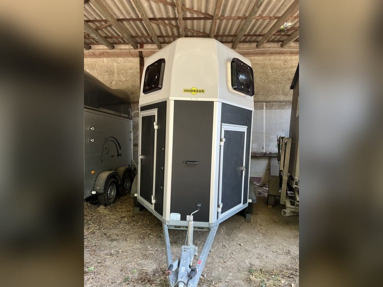 Paardentrailer Humbaur Spirit 2000, bijna nieuw!