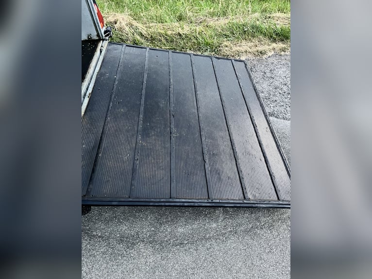 Pferdeanhänger Cheval Liberte 2 Pferde, Sattelkammer