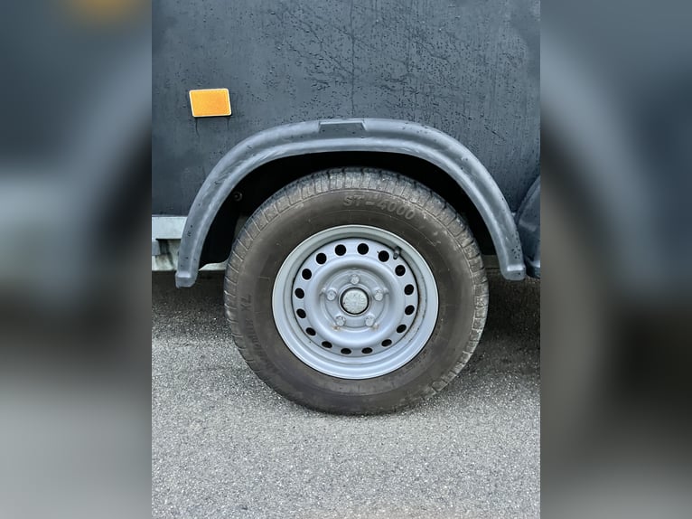 Pferdeanhänger Cheval Liberte 2 Pferde, Sattelkammer