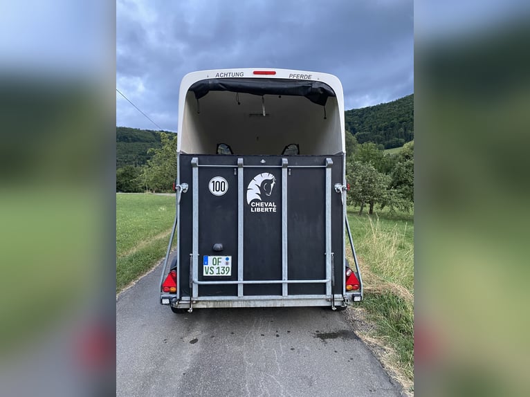 Pferdeanhänger Cheval Liberte 2 Pferde, Sattelkammer