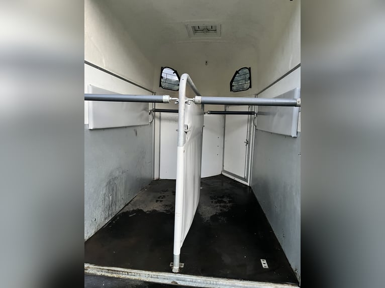 Pferdeanhänger Cheval Liberte 2 Pferde, Sattelkammer