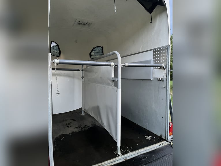 Pferdeanhänger Cheval Liberte 2 Pferde, Sattelkammer