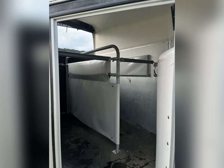 Pferdeanhänger Cheval Liberte 2 Pferde, Sattelkammer