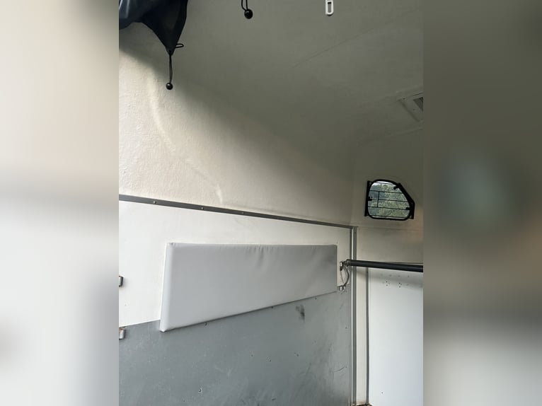 Pferdeanhänger Cheval Liberte 2 Pferde, Sattelkammer