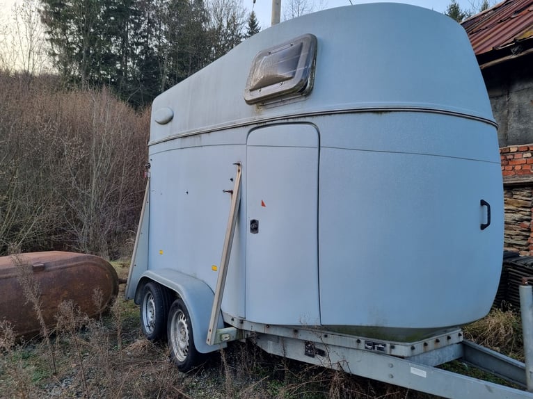 Paardenaanhanger Stema Derby 2