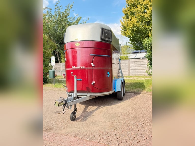 Paardentrailer Böckmann Master, nieuw gekeurd door de TÜV