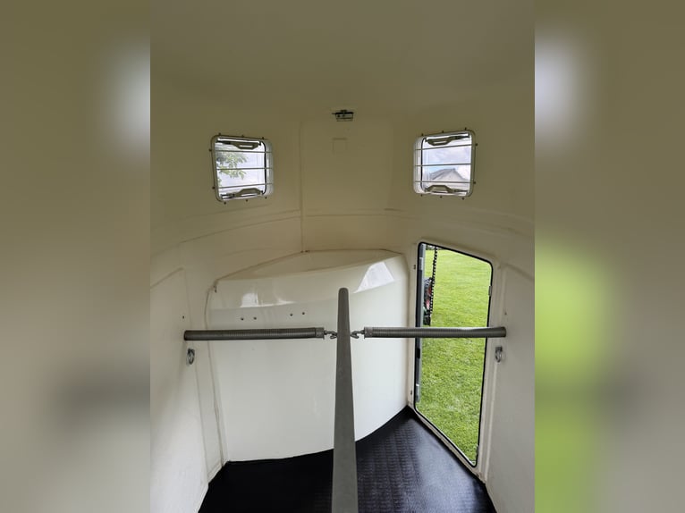 Paardentransporter / Paardenaanhanger PEGASUS HUMBAUR HP2000