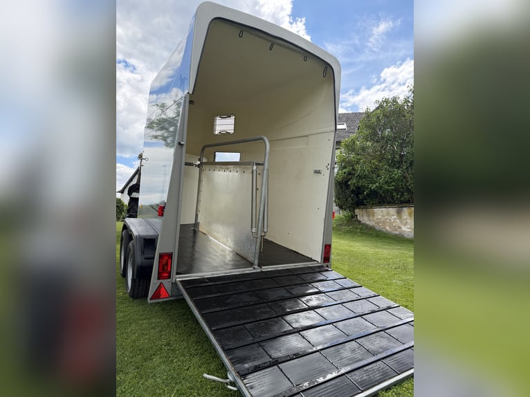 Paardentransporter / Paardenaanhanger PEGASUS HUMBAUR HP2000