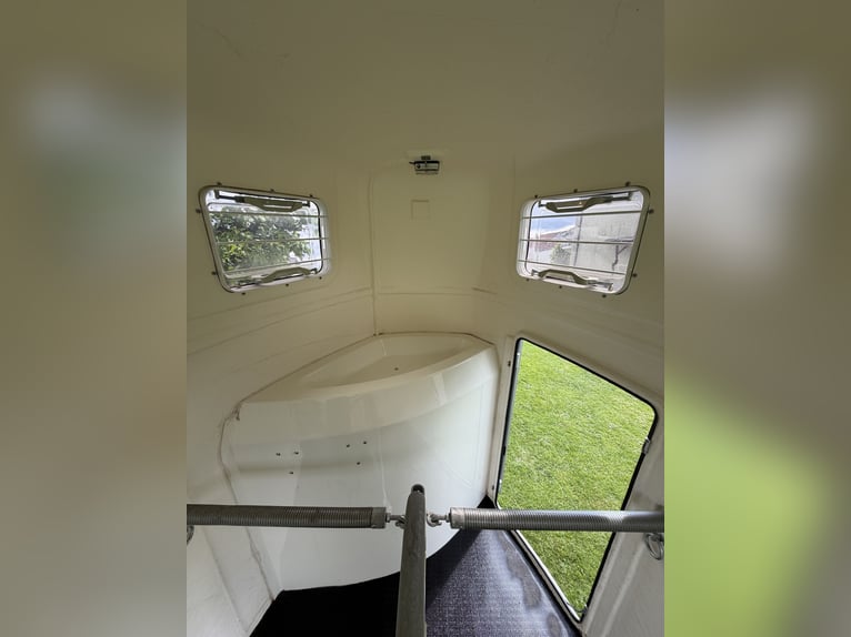 Paardentransporter / Paardenaanhanger PEGASUS HUMBAUR HP2000